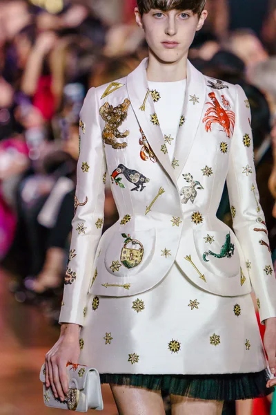 Look 90